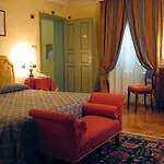 Milani Residenza D'epoca Hotel 4*
