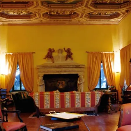 Milani Residenza D'epoca Hotel 4*
