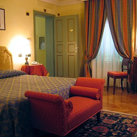 Milani Residenza D'epoca Hotel 4*
