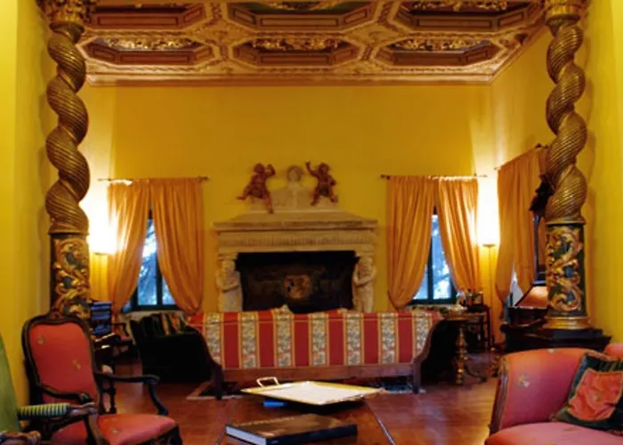 Milani Residenza D'epoca Hotel 4*